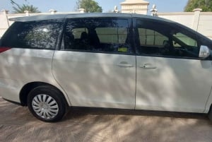 Dubaï : Location de voiture privée Previa 7 places avec chauffeur