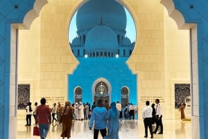 Dubaj: Sheikh Zayed Mosque & Qasr Al Watan Tour z odbiorem z lotniska