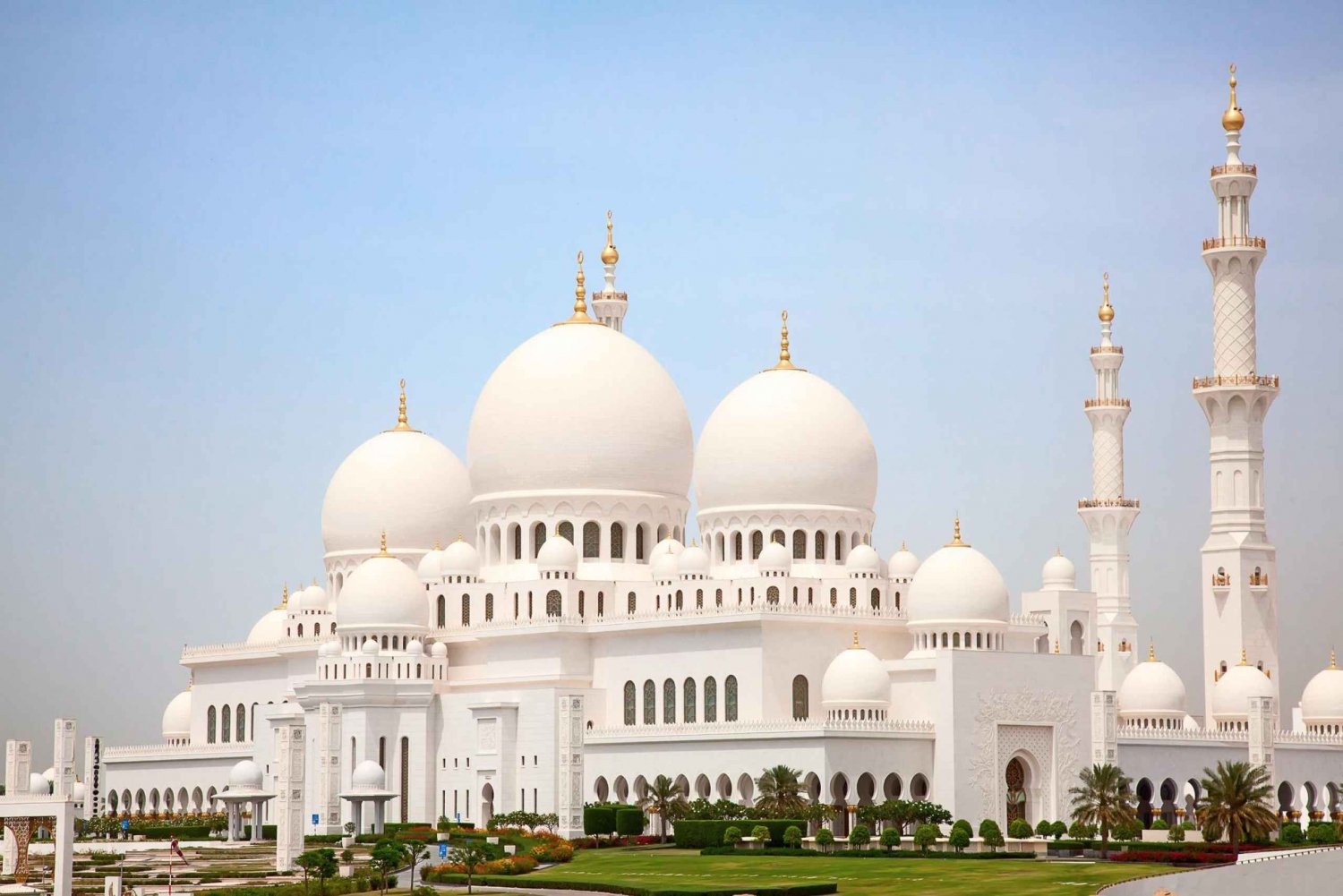 Dubai to Abu Dhabi : Heritage & Modern Marvels Tour