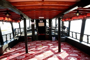 Dubai: Water Canal Dhow Cruise met diner