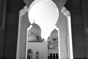 Abendliche Städtetour durch Abu Dhabi mit Corniche und Moschee-Besuch
