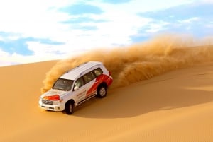 Fra Abu Dhabi: Dune bashing ørkensafari