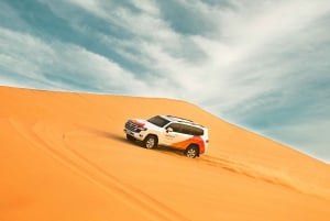 Fra Abu Dhabi: Dune bashing ørkensafari