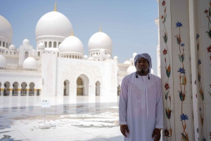 From Abu Dhabi: Half-Day Sheikh Zayed Mosque Guided Tour