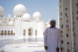 Från Abu Dhabi: Sheikh Zayed-moskén och Qasr Al Watan-tur