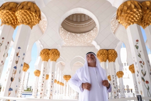 Von Abu Dhabi aus: Sheikh Zayed Moschee und Qasr Al Watan Tour