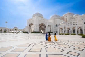 Von Abu Dhabi aus: Sheikh Zayed Moschee und Qasr Al Watan Tour