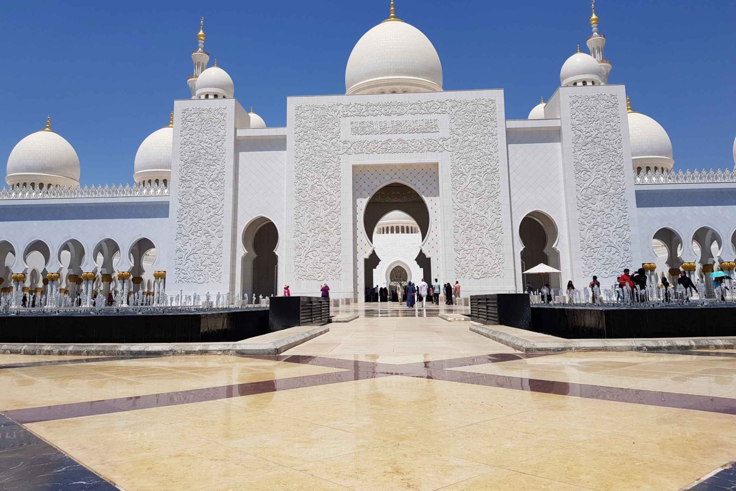 Fra Dubai: Byrundtur i Abu Dhabi