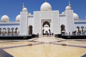 Fra Dubai: Byrundtur i Abu Dhabi