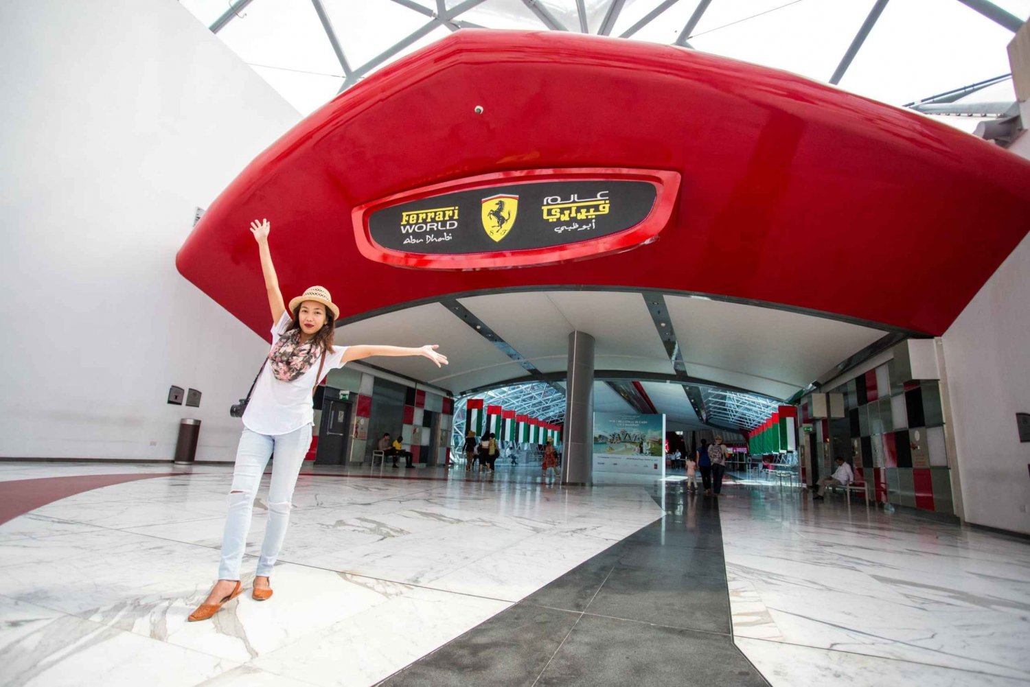 Från Dubai: Dagstur i Abu Dhabi med Ferrari World-biljett