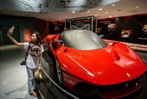 Из Дубая: однодневный тур в Абу-Даби с билетом в Ferrari World