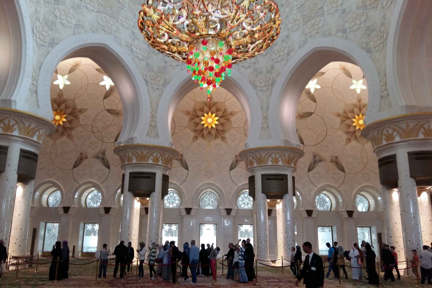 Из Дубая: однодневный тур в Абу-Даби с Qasr al Watan