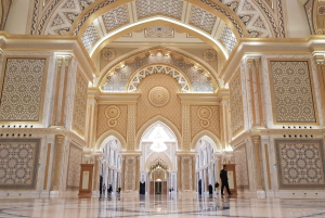 Из Дубая: однодневный тур в Абу-Даби с Qasr al Watan