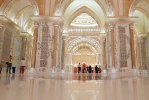 Из Дубая: однодневный тур в Абу-Даби с Qasr al Watan