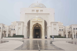 Из Дубая: однодневный тур в Абу-Даби с Qasr al Watan