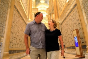 Vanuit Dubai: Abu Dhabi Grand Mosque & Founder's Memorial Tour