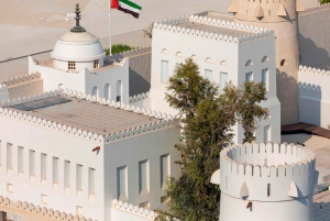 Desde Dubái: Tour por el patrimonio de Abu Dabi: Al Hosn y Village.