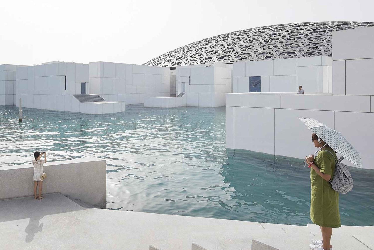 Dubaista: Abu Dhabin Louvre, TeamLab ja Zayed-museokierros