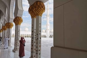 Da Dubai: Tour di Abu Dhabi per piccoli gruppi con pranzo