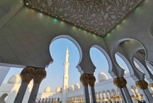 Desde Dubai: Excursión de un día a Abu Dhabi en grupo reducido con almuerzo