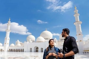 Desde Dubai: Tour de día completo por Abu Dhabi con la Mezquita del Jeque Zayed