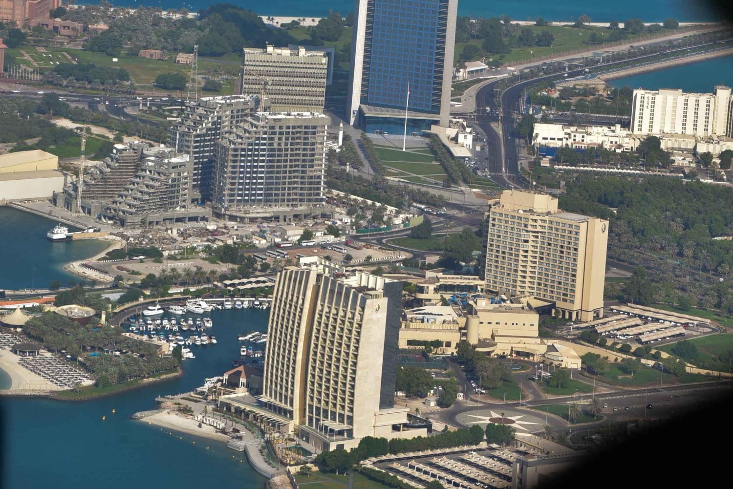 Z Dubaju do Abu Zabi: transfer miejski helikopterem