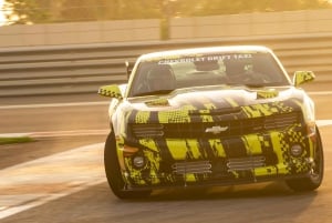 Пассажирская поездка на такси Chevrolet Drift на трассе Yas Marina