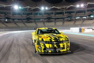 Пассажирская поездка на такси Chevrolet Drift на трассе Yas Marina