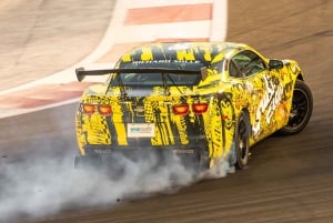 Пассажирская поездка на такси Chevrolet Drift на трассе Yas Marina