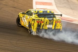 Пассажирская поездка на такси Chevrolet Drift на трассе Yas Marina