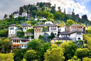 Från Tirana: Heldagsresa till Gjirokastra med transfer till hotellet