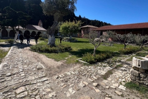 2-daagse tour: Palasë-strand, Vlorë, Apollonia & wijnproeverij