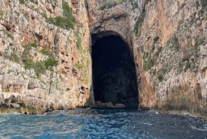 Wyspa Sazan, jaskinia Haxhi Ali i park morski: Wycieczka łodzią motorową