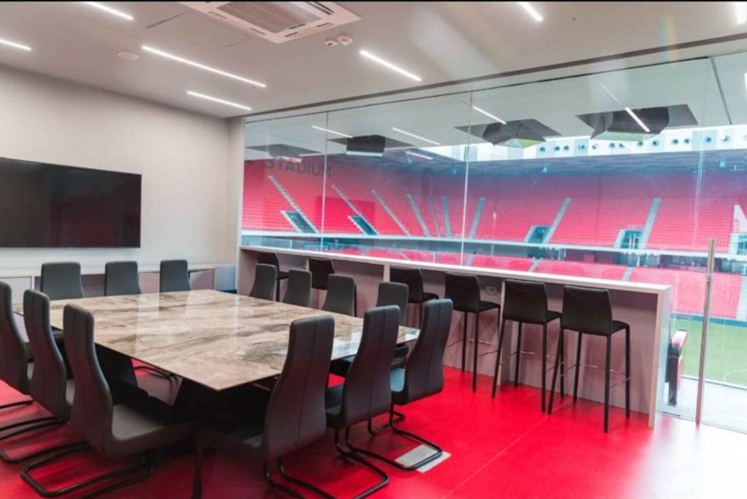 Air-Albania-Stadiontour – VIP-Zugang & Führung