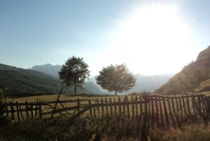 Passeio de bicicleta pela Albânia