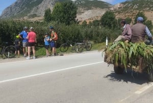 Passeio de bicicleta pela Albânia