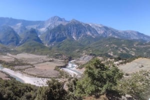 Passeio de bicicleta pela Albânia