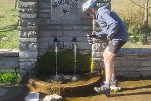 Passeio de bicicleta pela Albânia
