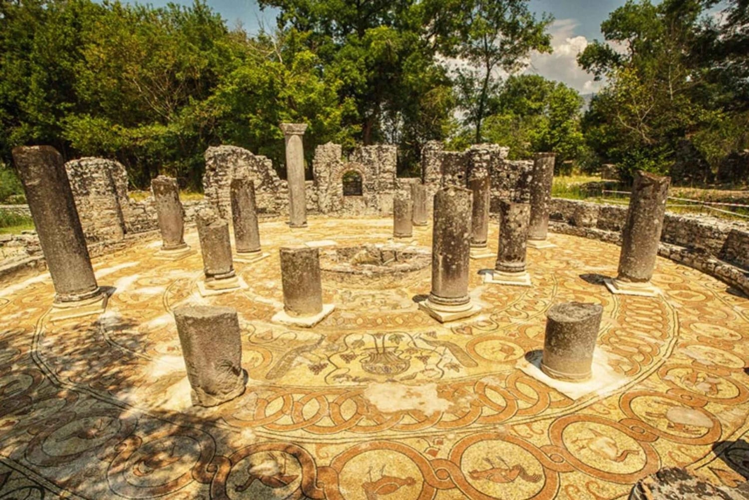 Albania, Makedonia ja Kosovo: 10 päivän retki hotelleilla