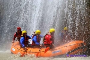 Depuis Berat : Rafting dans les canyons d'Osumi avec déjeuner et transfert