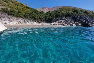 Himara: aventuras con esnórquel en cuevas y playas secretas