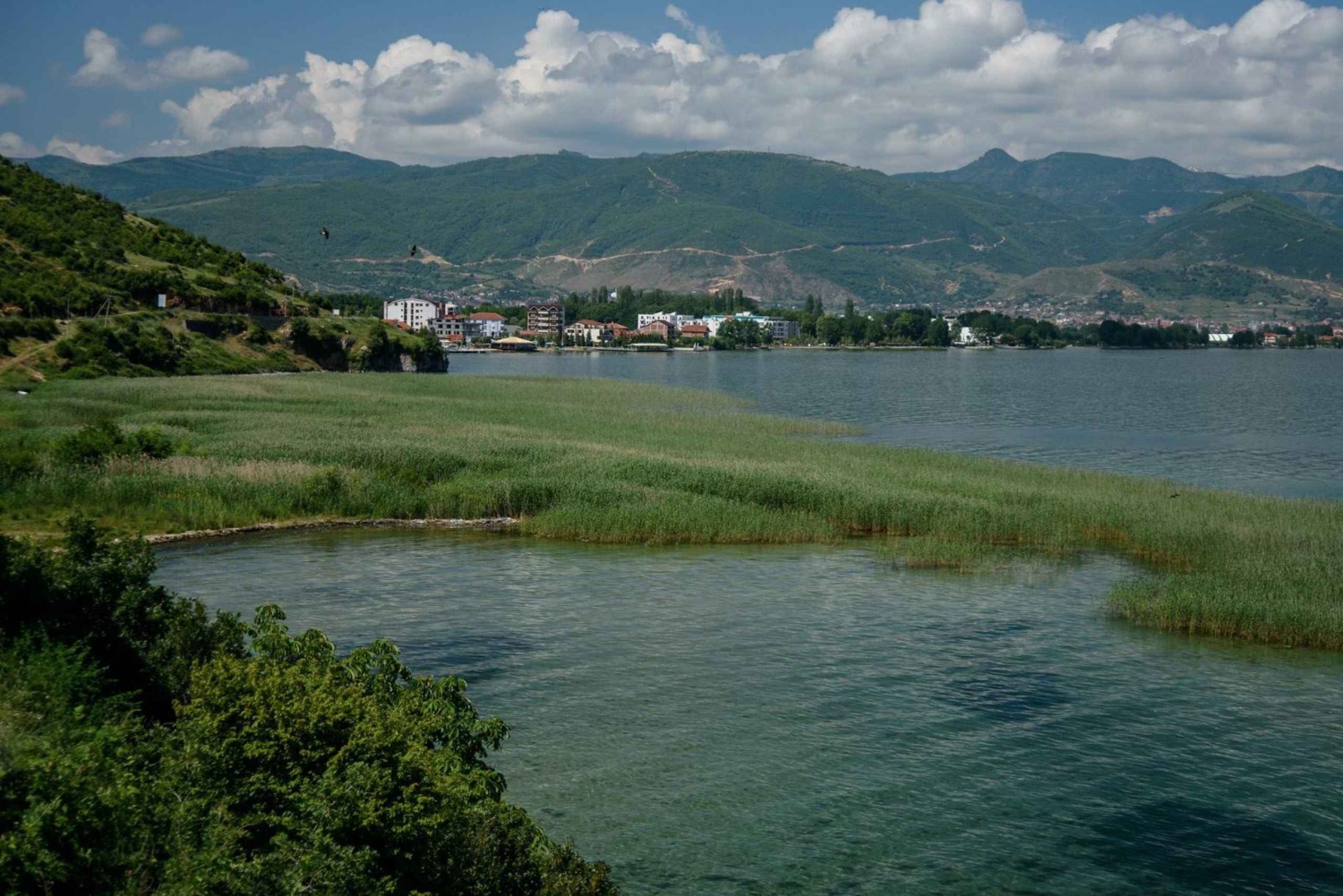 Albanian järvialue Ohridista ja Strugasta.