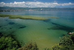 Albanian järvialue Ohridista ja Strugasta.