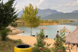 Passeio de quadriciclo pelas colinas de Tirana e pelo lago Cerkeze