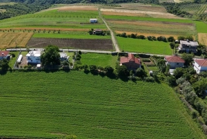 Visite d'une journée à Belsh : 84 lacs et le site sacré de la déesse Aphrodite