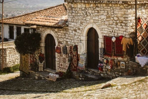 Berat: Tour guidato a piedi del Castello e della Città Vecchia