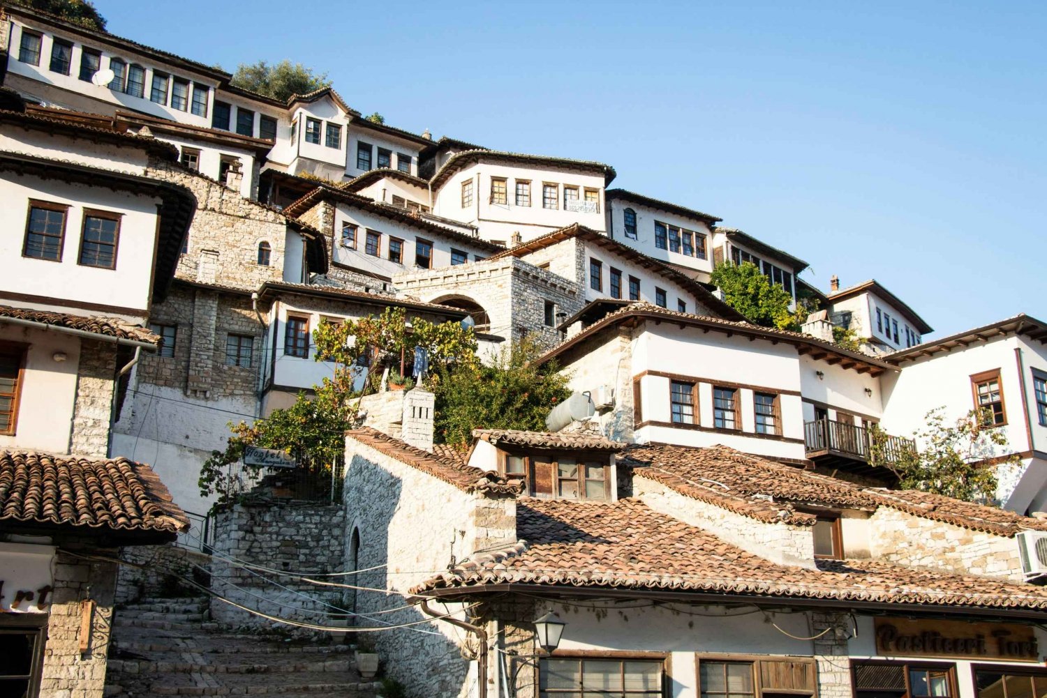 Berat Castle, Old town & Alpeta wine taste, traditional food