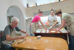 Berat: scoprite l'Albania con un corso di cucina con degustazione di bevande