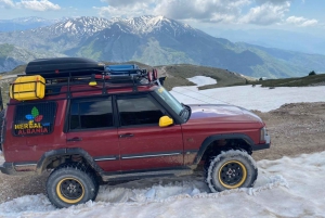 Berat: Excursión Guiada al Monte Tomorr y a la Cascada de Bogove