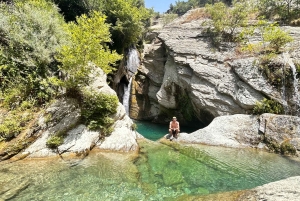 Berat: Osum Canyon og Bogove-vandfaldet – dagsudflugt